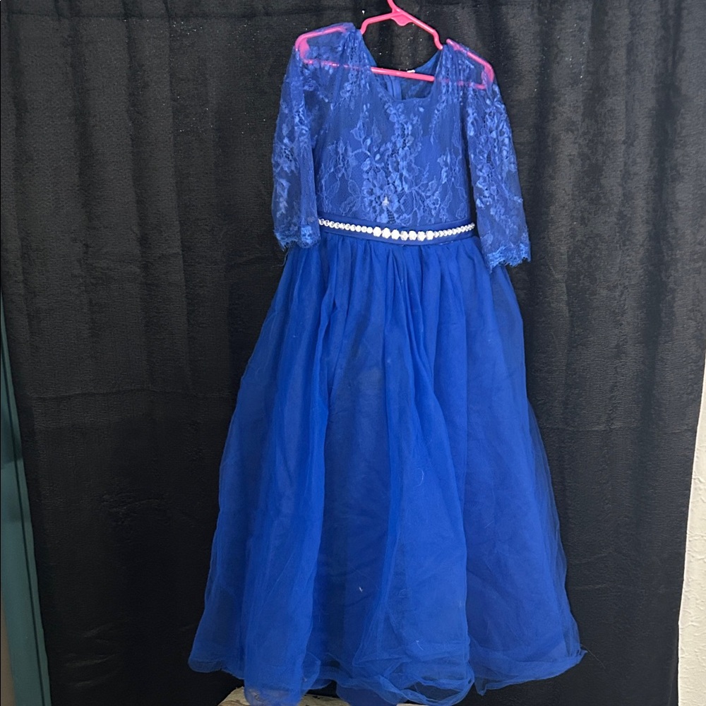 Very pretty lace dress